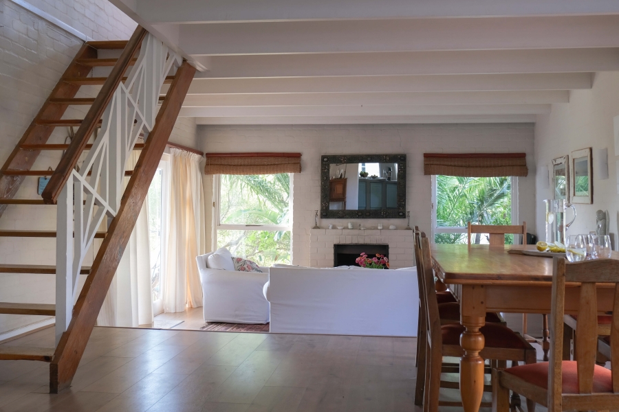 To Let 4 Bedroom Property for Rent in Bokkemanskloof Western Cape